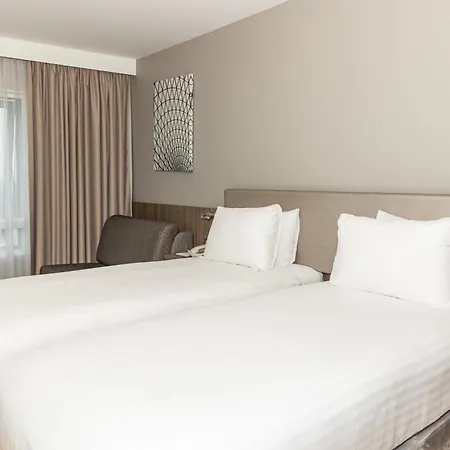 Hotel Holiday West By Ihg 4*