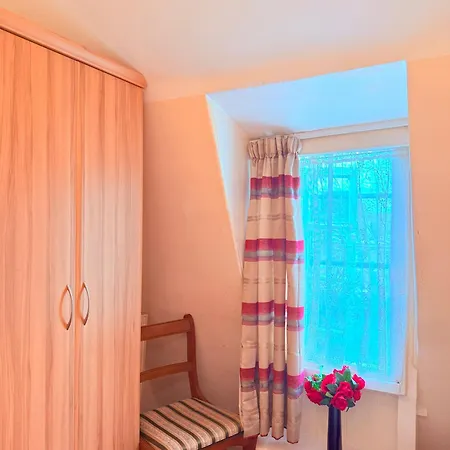 Albro House 2*