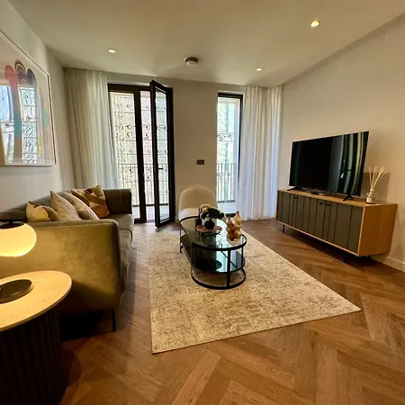 Paddington Luxury 2br 2ba Balcony London