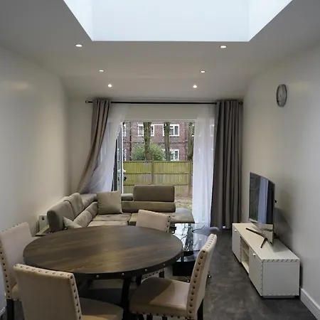 Modern Flat Near Wembley Stadium