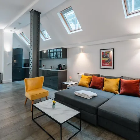 Stylish 3br Duplex In Vibrant Clerkenwell London