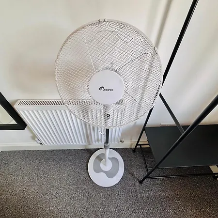 Convenient 2-bed 30min To Apartment London