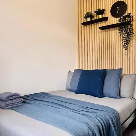 Convenient 2-bed 30min To Apartment *