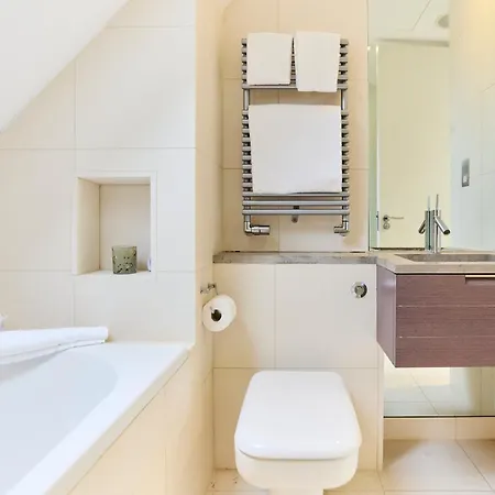 The Hampstead Garden Hideaway - 5bdr With Pool And Garden ロンドン