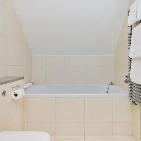 The Hampstead Garden Hideaway - 5bdr With Pool And Garden アパート ロンドン