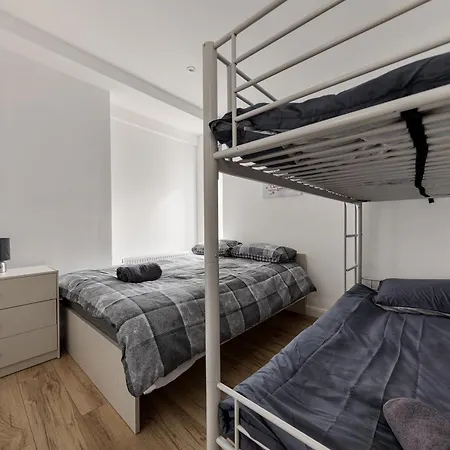 Relaxing 1-bed Haven Near Battersea Park * London