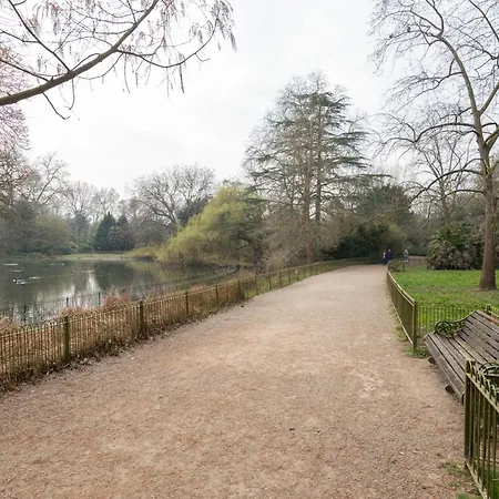 Relaxing 1-bed Haven Near Battersea Park