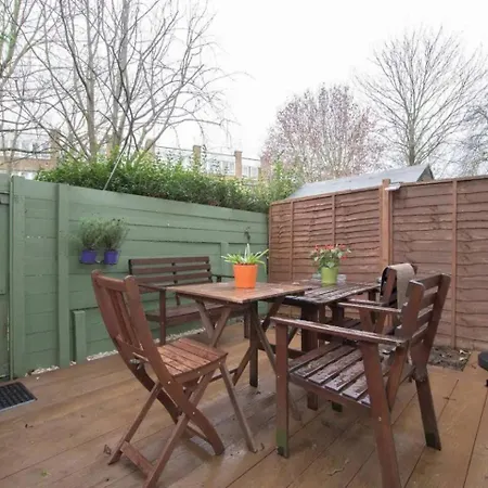 Nyaraló Pass The Keys Spacious 2br W Free Parking Patio Near Tube