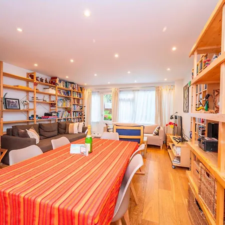 Nyaraló Pass The Keys Spacious 2br W Free Parking Patio Near Tube *