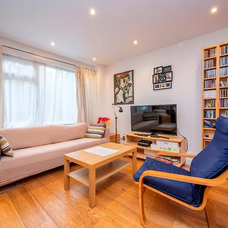 Nyaraló Pass The Keys Spacious 2br W Free Parking Patio Near Tube *