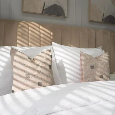 Relax In Style I Business & Leisure I Free Parking Apartment London