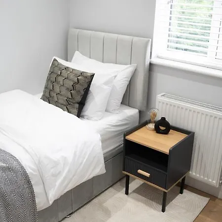Relax In Style I Business & Leisure I Free Parking Apartment *