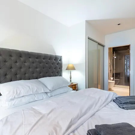 Luxurious With Incredible Views * Ealing