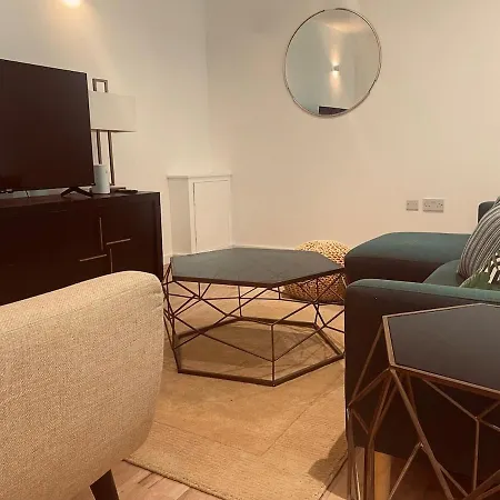 Brand New Spacious 3 Bed With Terrace In Shoreditch London