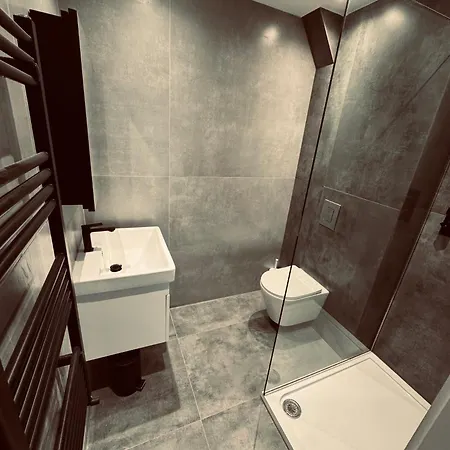 Brand New Spacious 3 Bed With Terrace In Shoreditch Apartment London