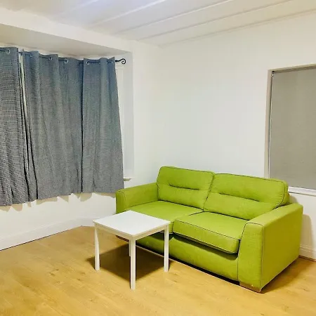 Luxury 2 Bed House With Parking, 5 Min Walk To Station & Ldo London