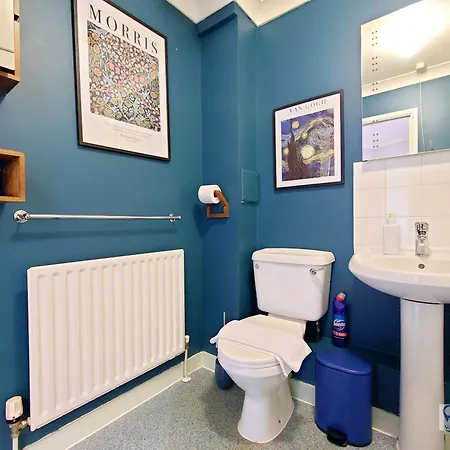 Apartment Fully Serviced Two Bed In Poplar
