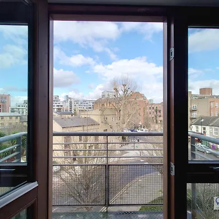 Apartment Fully Serviced Two Bed In Poplar *