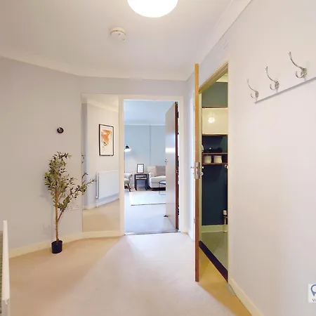 Apartment Fully Serviced Two Bed In Poplar *