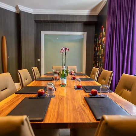 Xenia - Autograph Collection Hotel 4*
