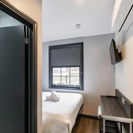 Hotel Easyhotel Victoria
