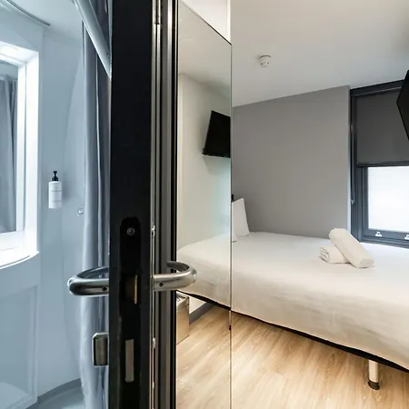 Hotel Easyhotel Victoria 2*