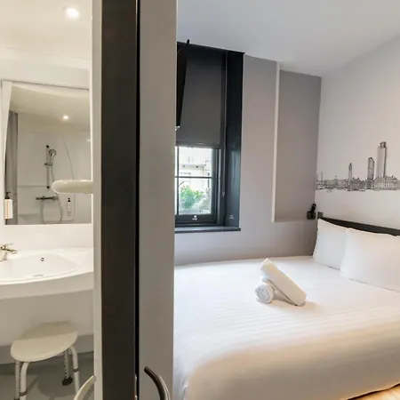 Hotel Easyhotel Victoria