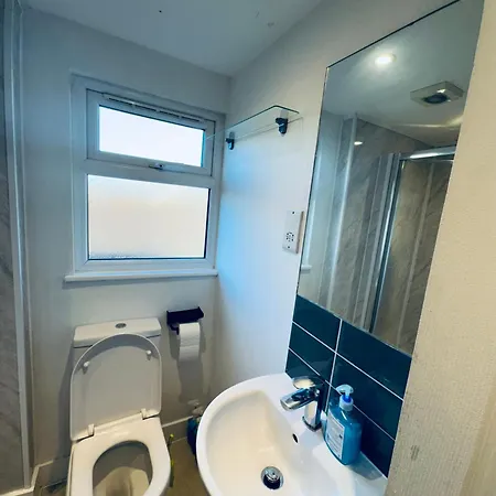 Studio Apartment *