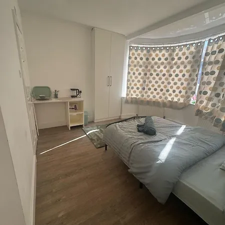 12 Torver Road, Ha1 1tq منزل للإقامة *
