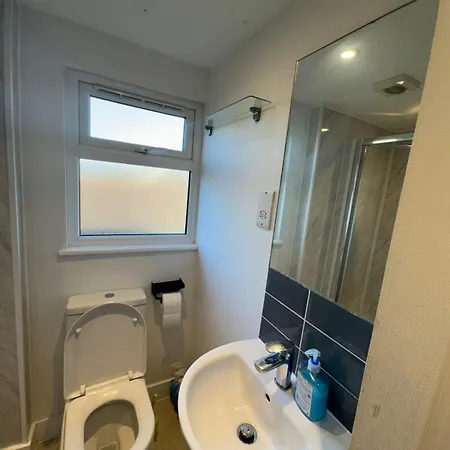 Studio Apartment Purley