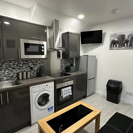 Fully Furbished Entire Flat 2 Apartment *