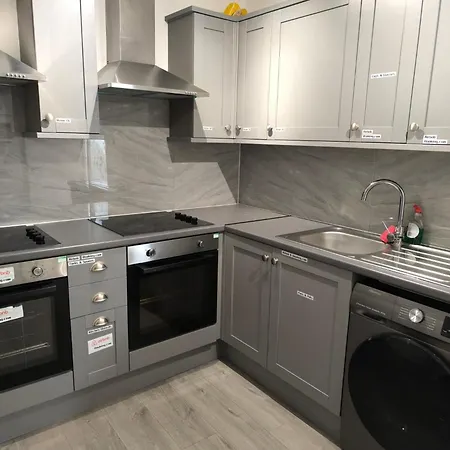 Full Equiped Rooms, Tooting Broadway Station