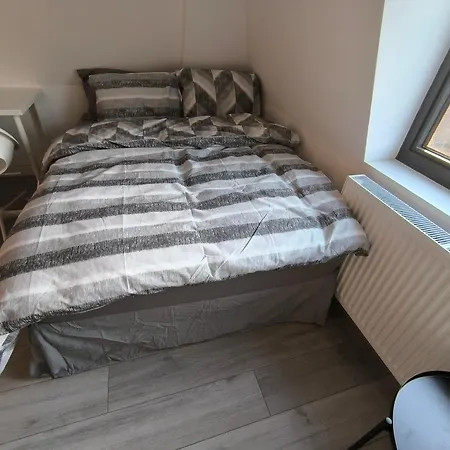 Full Equiped Rooms, Tooting Broadway Station Homestay *
