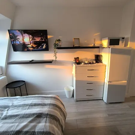 Full Equiped Rooms, Tooting Broadway Station