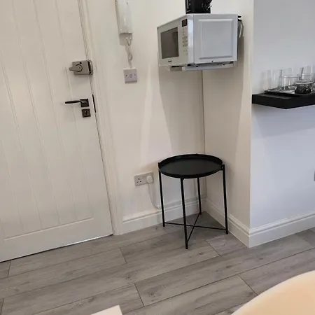 Homestay Full Equiped Rooms, Tooting Broadway Station