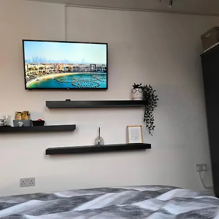 Full Equiped Rooms, Tooting Broadway Station London