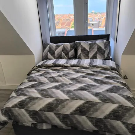 Full Equiped Rooms, Tooting Broadway Station