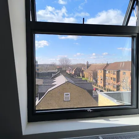 Full Equiped Rooms, Tooting Broadway Station