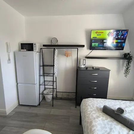 Full Equiped Rooms, Tooting Broadway Station * London