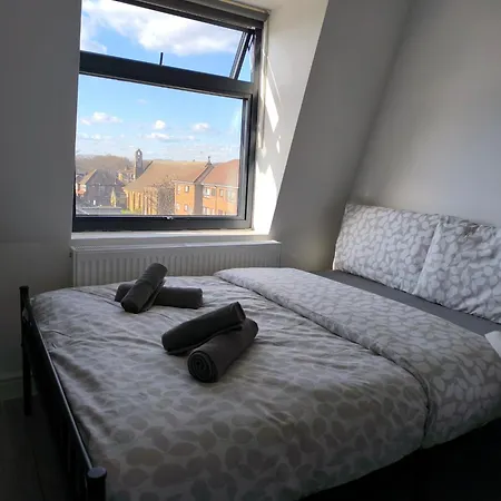 Full Equiped Rooms, Tooting Broadway Station London