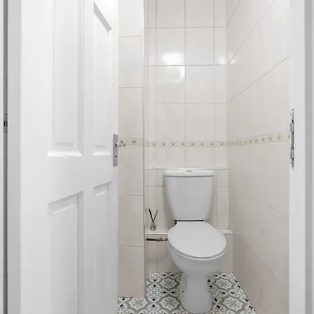 Pass The Keys Millfield Parkvilla 2bed Sleeps 6 W Garden * ロンドン