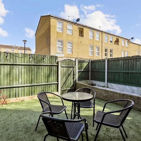 Pass The Keys Millfield Parkvilla 2bed Sleeps 6 W Garden 別荘
