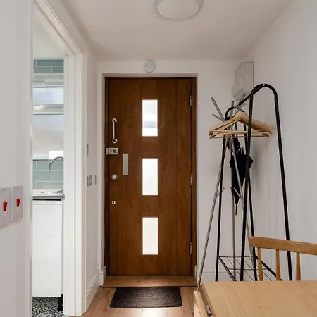 Guestready - Charming With A Private Garden Apartamento Londres