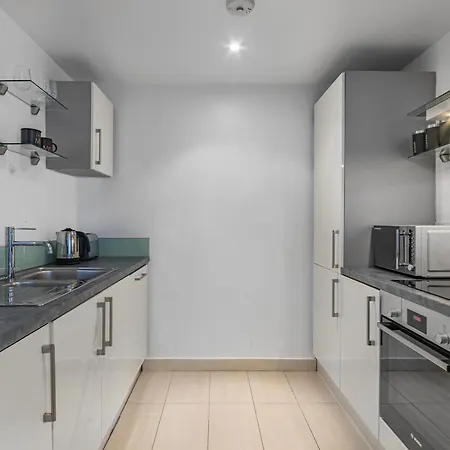 London's Famous Brick Lane - 1 Bed Flat Sleeps 5 * London