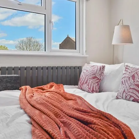 Harrow - Stadium Apartment *