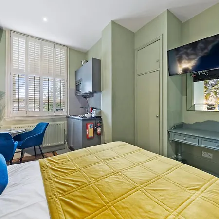 Vancouver Hotel 3*