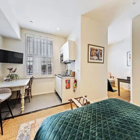 Vancouver Hotel 3*
