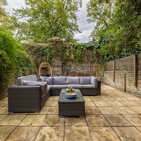 Niru Experience Huge Private Terrace شقة
