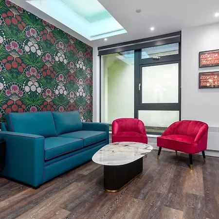 Apartment Palm Tree House