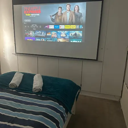Self-contained En-suite Very Close To Wembley Stadium